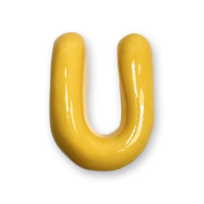 Lettera U in ceramica