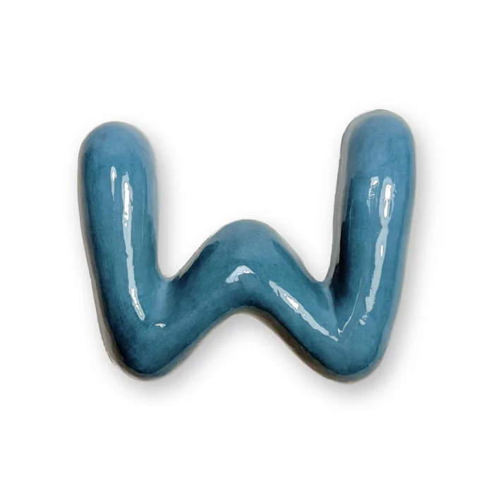 Lettera W in ceramica